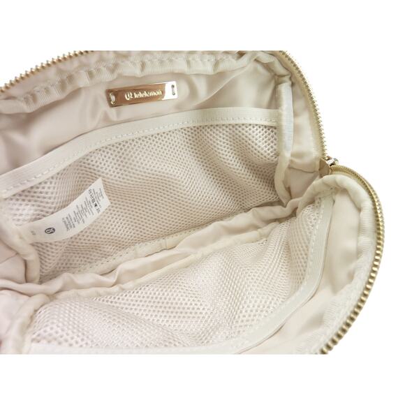 NWT Lululemon Everywhere Fleece Belt Bag - Picture 2 of 3